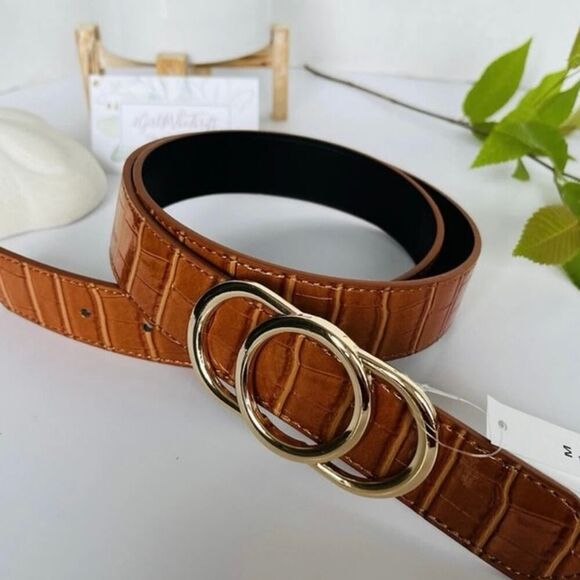 NWT A New Day Fashion Belt Faux Crocodile Pattern Gold Tone Buckle Sz medium - Picture 2 of 7